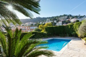 Villefranche apartment holiday home pool