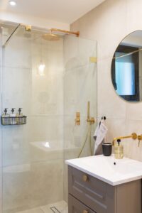 Villefranche apartment holiday home bathroom