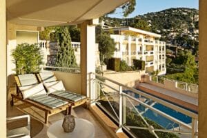 Villefranche holiday home apartment pool sun loungers
