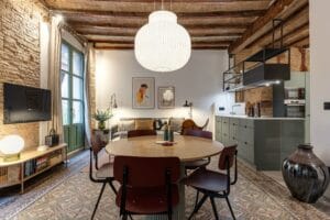 Dayly table result chair barcelona apartmenet