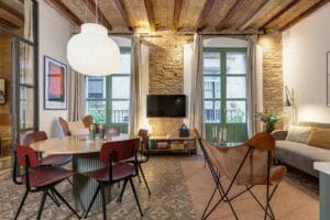 Barcelona apartment Dayly table Result chair living area
