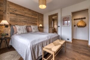 Megeve Chalet apartment bedroom en suite bathroom