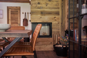Megeve Chalet apartment dining area