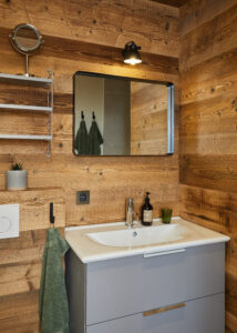 Megeve Chalet apartment bathroom