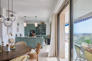 Villefranche apartment holiday home dining area kitchen ocean view
