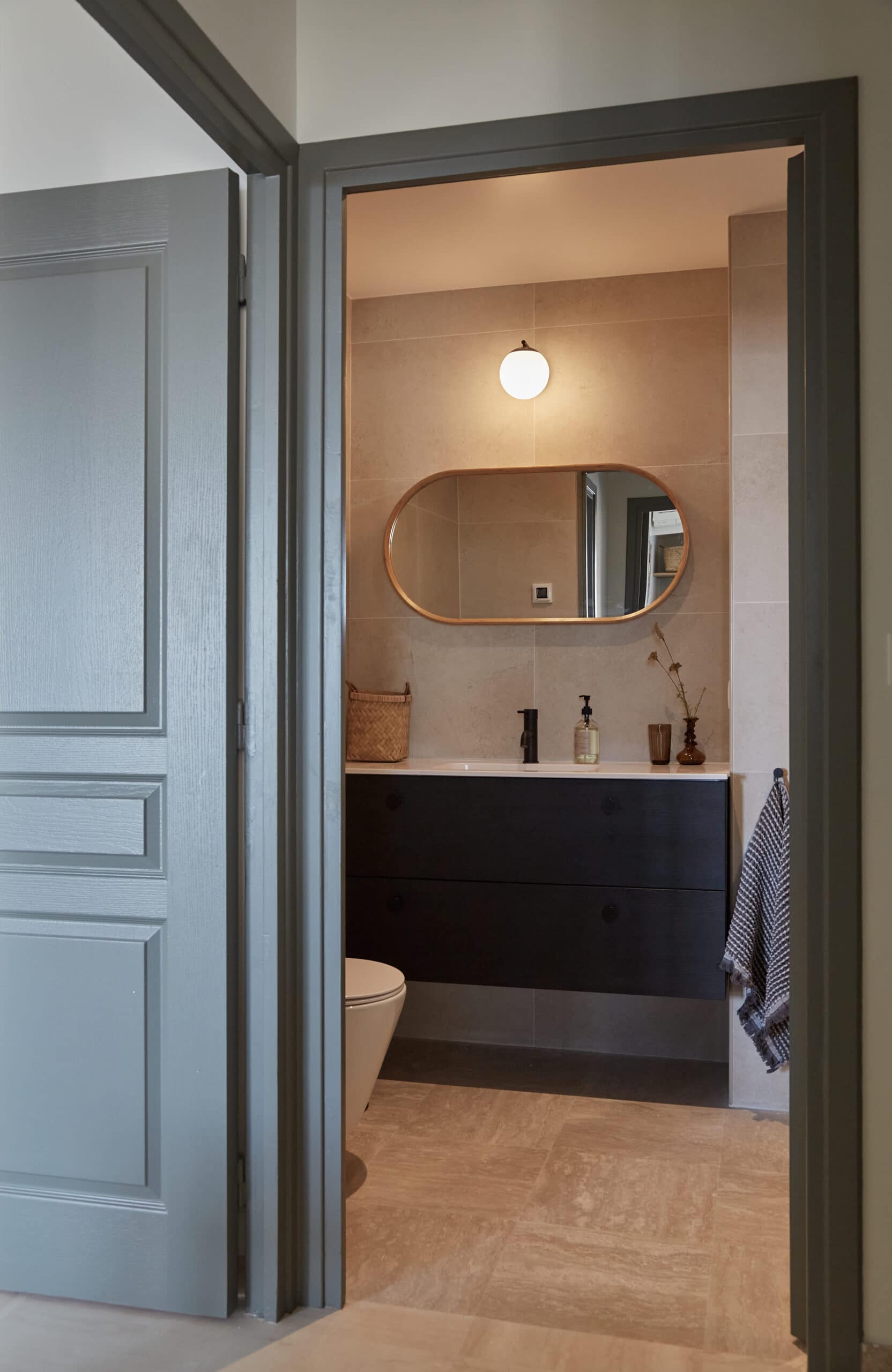 Villefranche apartment holiday home bathroom