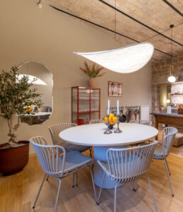 Rome apartment holiday home dining area table chairs