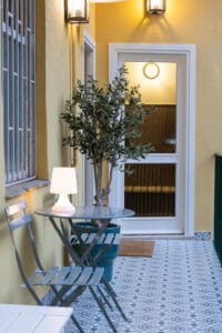 Rome apartment holiday home entrance