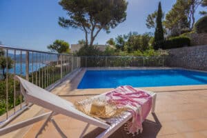 Mallorca apartment holiday home pool ocean view sun lounger