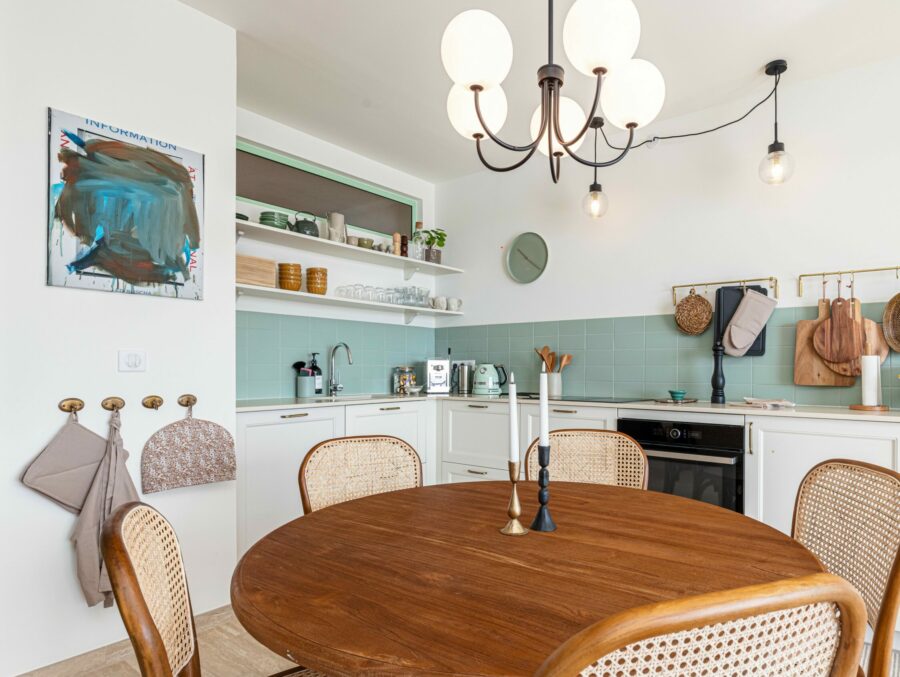 holiday home kitchen dining room