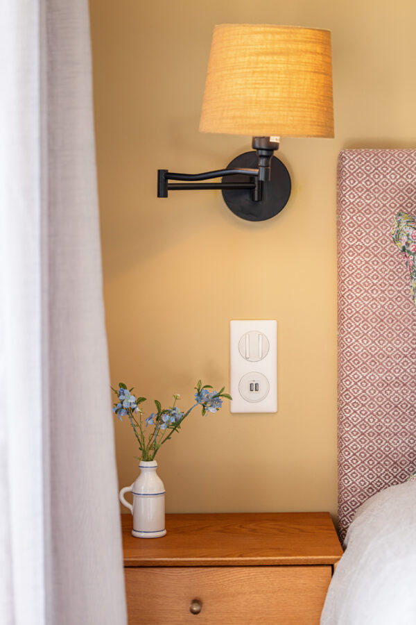 bedroom nightstand lamp flowers